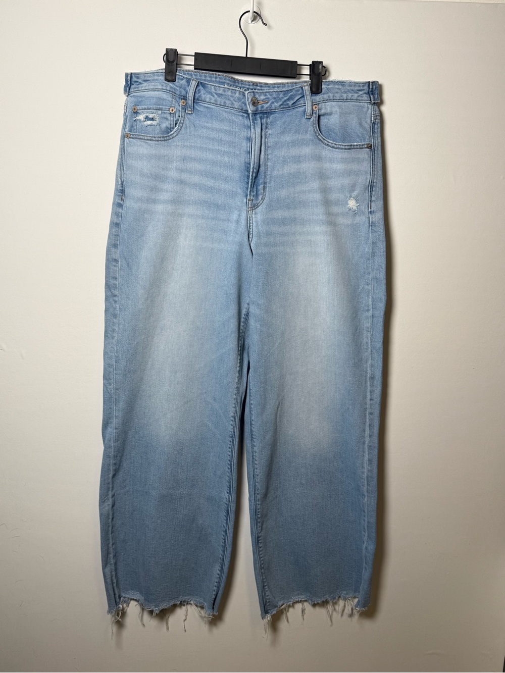 AE Women’s Dreamy Drape Stretch Super High-Waisted Baggy Wide-Leg Jean, 14 - Picture 2 of 8